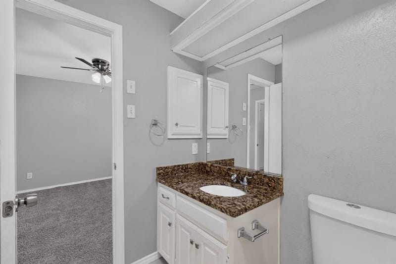 1380 Green Hills Court, Duncanville TX 75137 - Photo 29