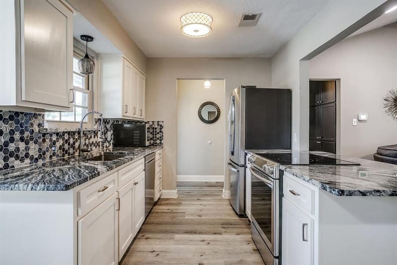 1304 Augusta Road, Benbrook TX 76126 - Photo 6