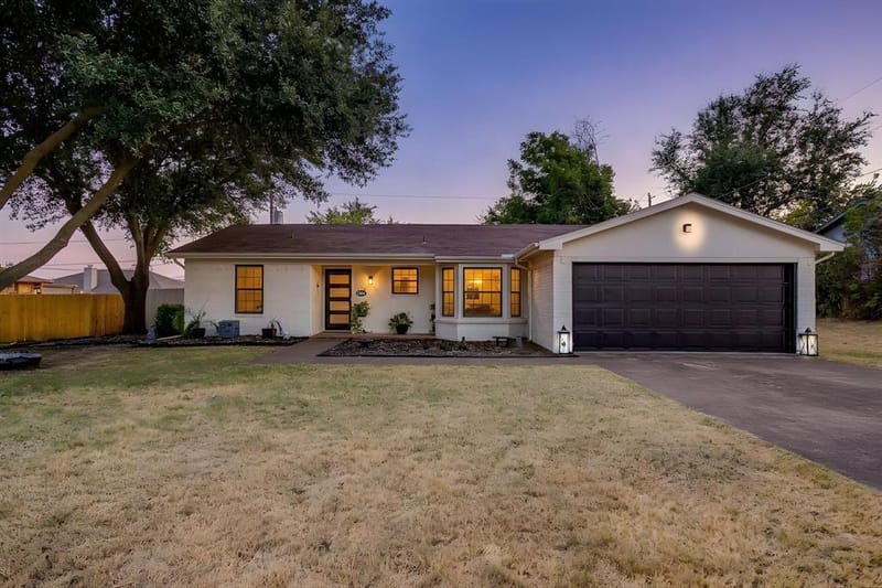 1304 Augusta Road, Benbrook TX 76126