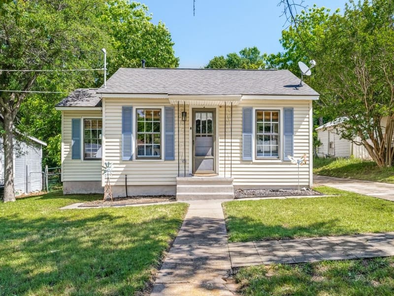 1109 Hanna Street, Denison TX 75020