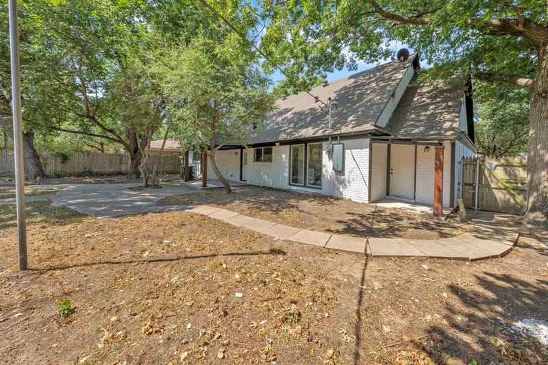 1218 Thomas Street, Denton TX 76201