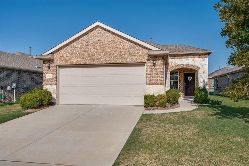 8946 Twin Pines Lane, Frisco TX 75036 - Photo 2