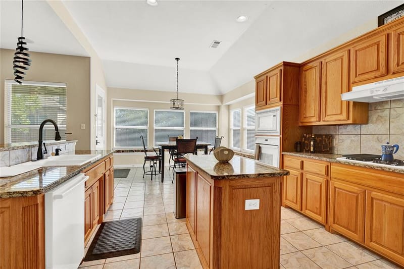 4821 Bellflower Way, Fort Worth TX 76123 - Photo 16