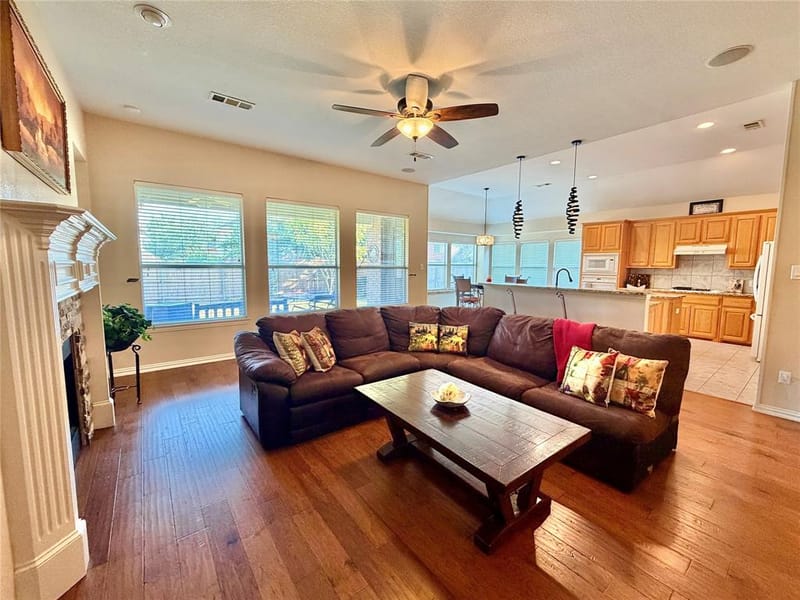 4821 Bellflower Way, Fort Worth TX 76123