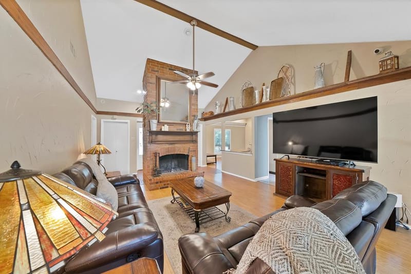 1818 Sara Lane, Richardson TX 75081 - Photo 10