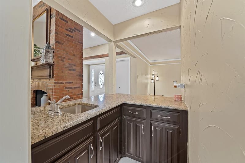 1818 Sara Lane, Richardson TX 75081 - Photo 11