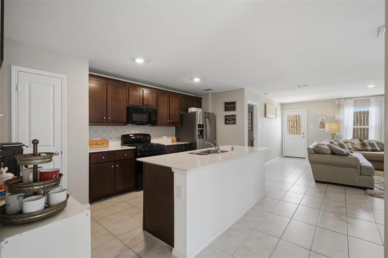 14025 Ilderton Street, Pilot Point TX 76258 - Photo 11