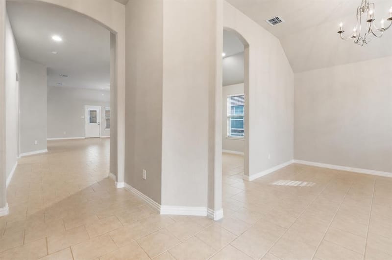 620 Swift Current Drive, Crowley TX 76036 - Photo 3