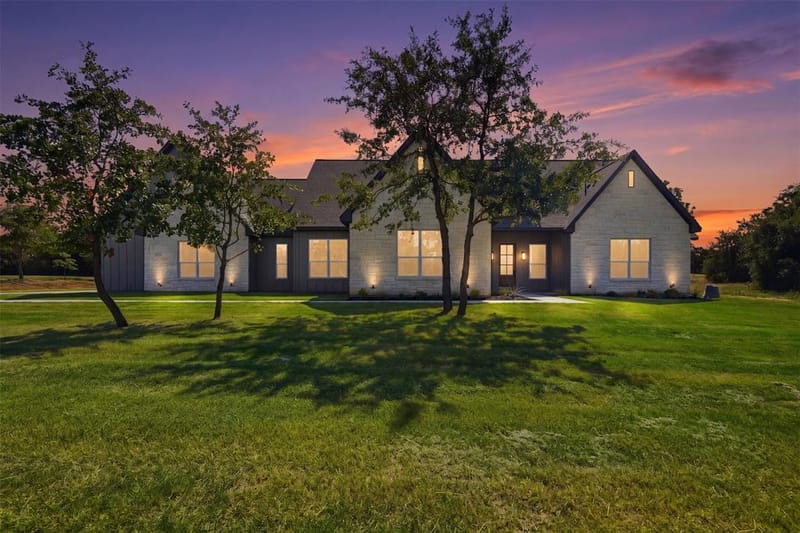 104 Springhill Court, Springtown TX 76082 - Photo 3