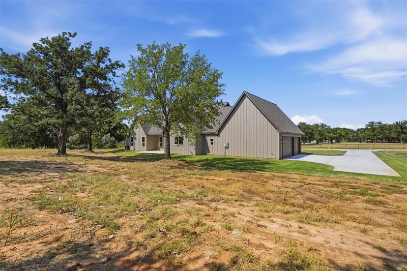 104 Springhill Court, Springtown TX 76082 - Photo 32