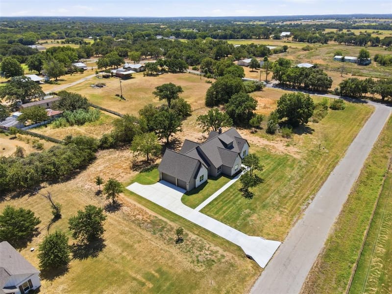 104 Springhill Court, Springtown TX 76082 - Photo 38