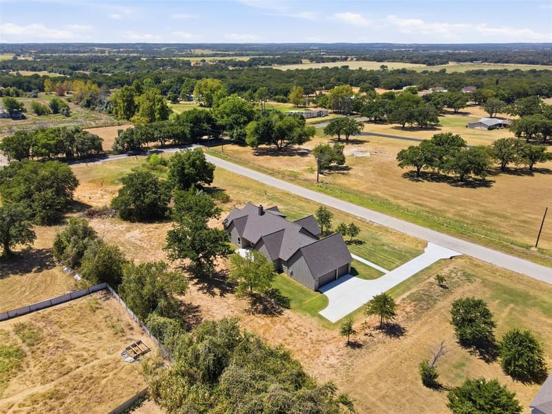 104 Springhill Court, Springtown TX 76082 - Photo 33