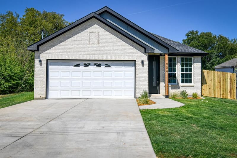 1904 S Sam Houston Road, Mesquite TX 75149
