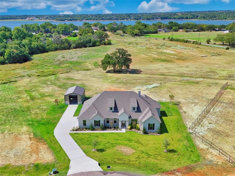 1016 Emery Court, Weatherford TX 76087
