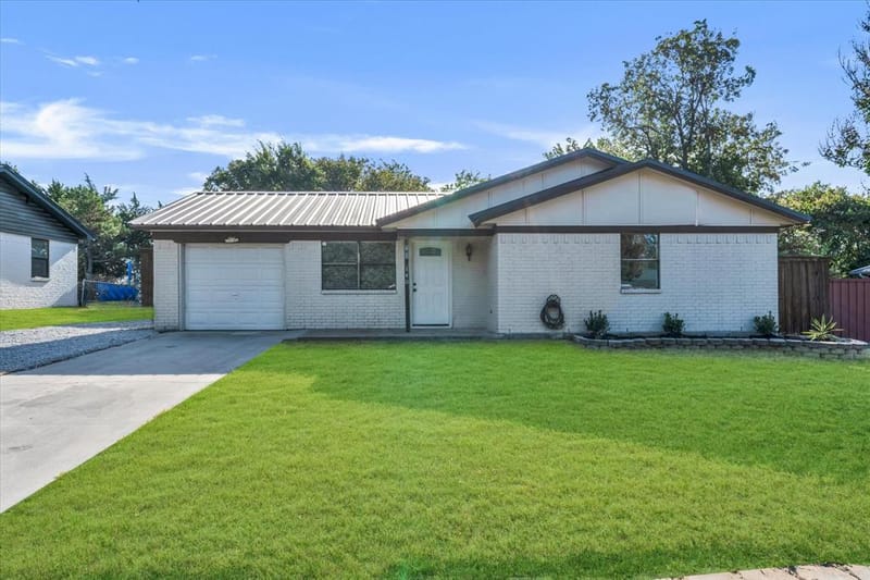 140 Redbud Street, Rhome TX 76078