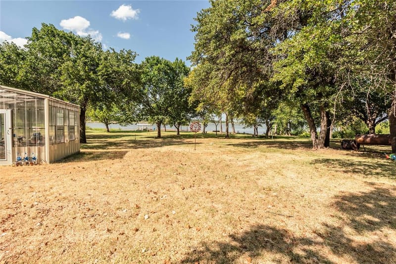 264 Oak Street, Nocona TX 76255 - Photo 13