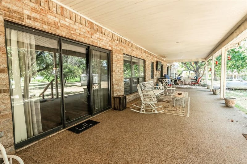 264 Oak Street, Nocona TX 76255 - Photo 14