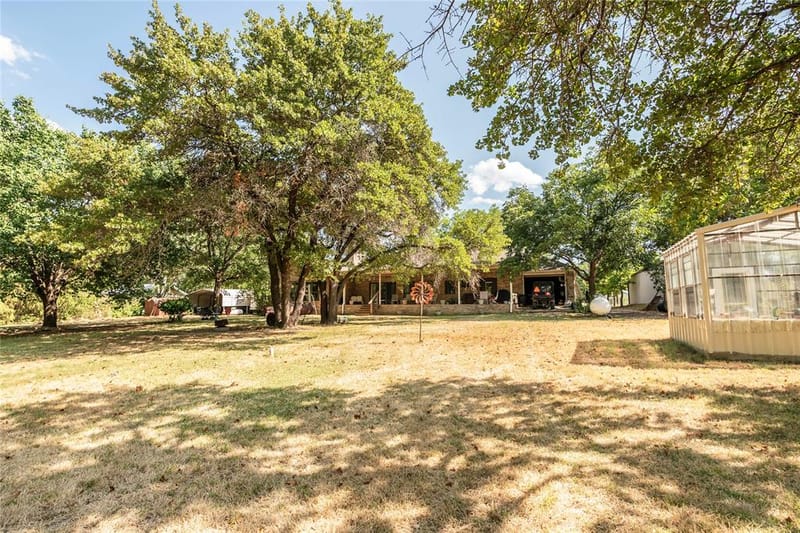 264 Oak Street, Nocona TX 76255 - Photo 11