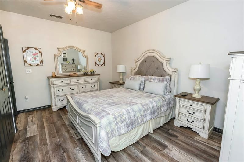 264 Oak Street, Nocona TX 76255 - Photo 31