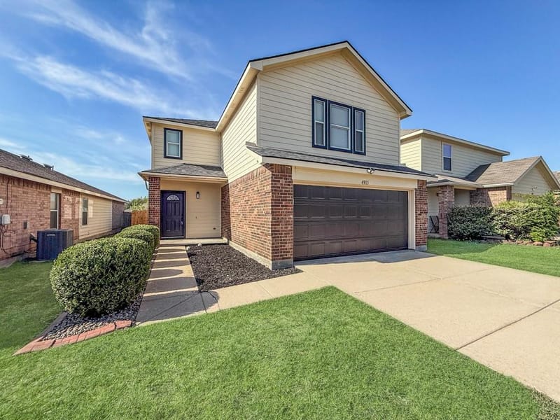4913 Waterford Drive, Fort Worth TX 76179 - Photo 2