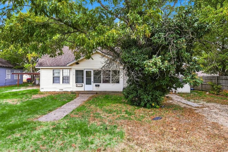 220 S 2nd Street, Wills Point TX 75169 - Photo 24