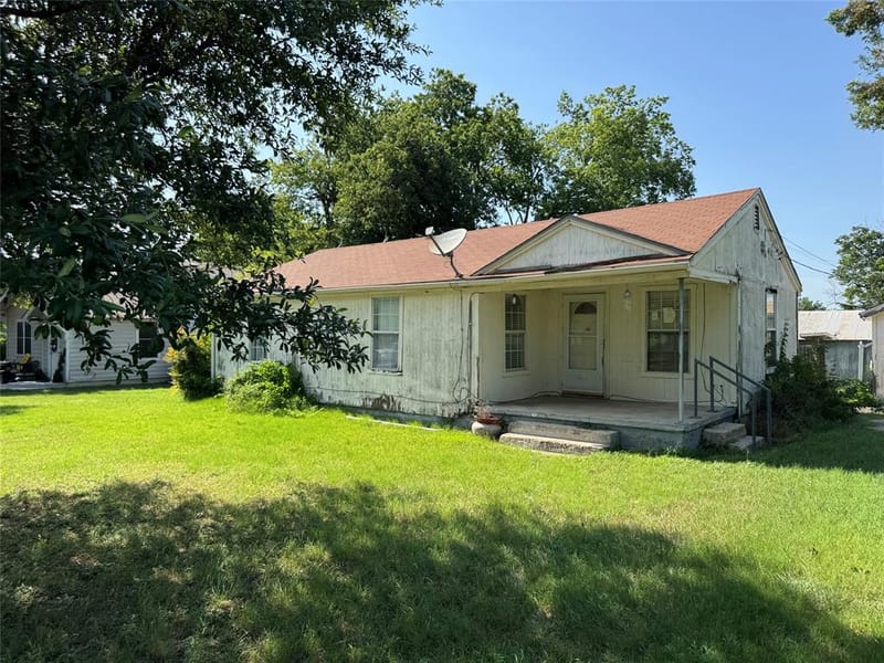 7704 Longfield Drive, White Settlement TX 76108