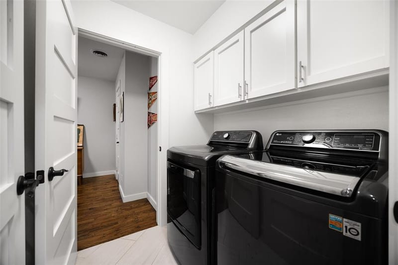 9827 Vistadale Drive, Dallas TX 75238 - Photo 15
