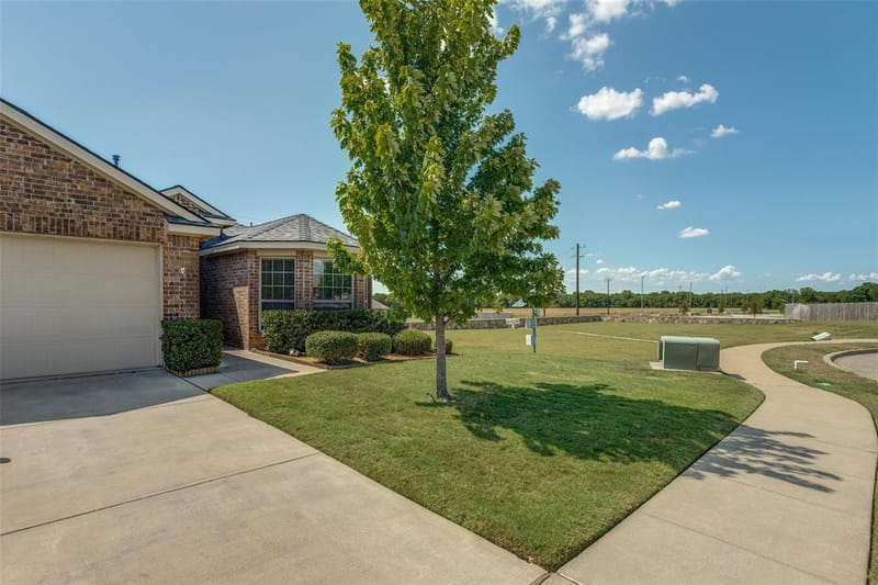 1412 St Johns Drive, Van Alstyne TX 75495 - Photo 2