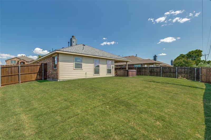 1412 St Johns Drive, Van Alstyne TX 75495 - Photo 17