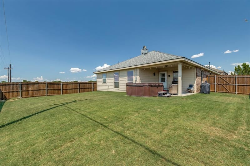 1412 St Johns Drive, Van Alstyne TX 75495 - Photo 16