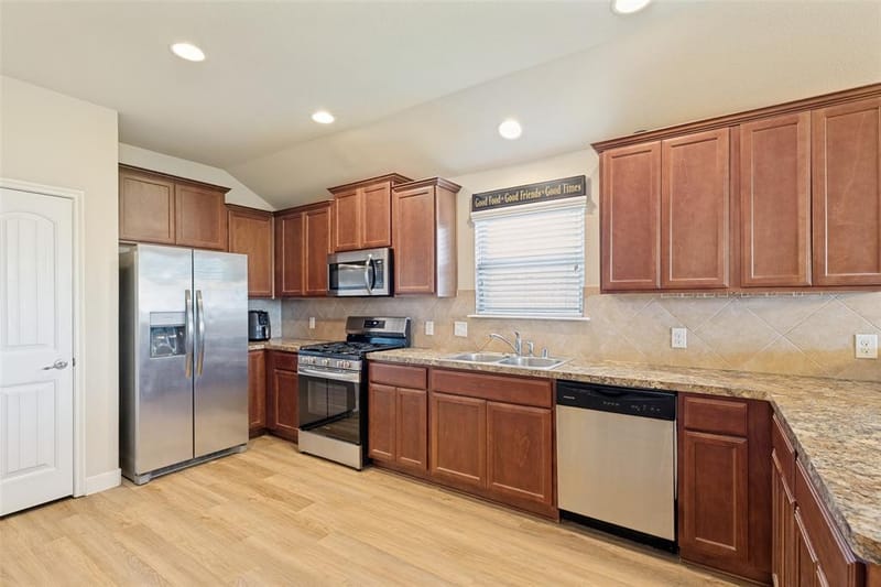 1412 St Johns Drive, Van Alstyne TX 75495 - Photo 7