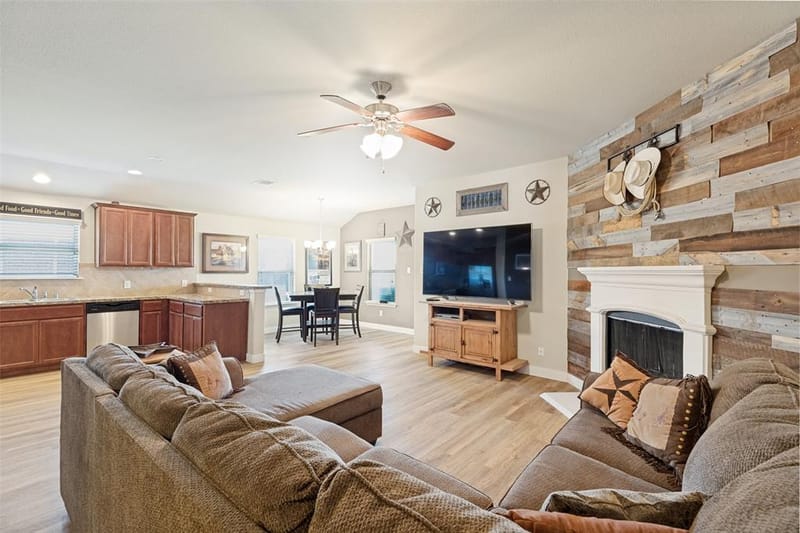 1412 St Johns Drive, Van Alstyne TX 75495 - Photo 4