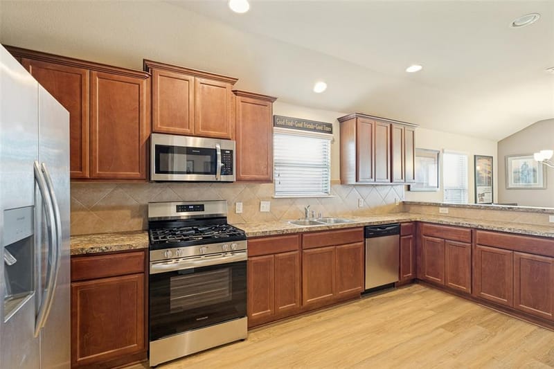 1412 St Johns Drive, Van Alstyne TX 75495 - Photo 8