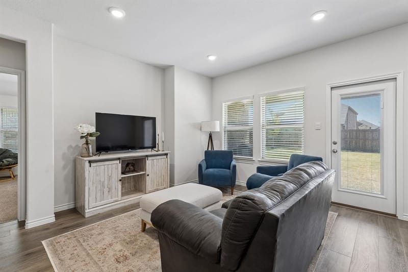 9900 Tinsley Street, Aubrey TX 76227 - Photo 4