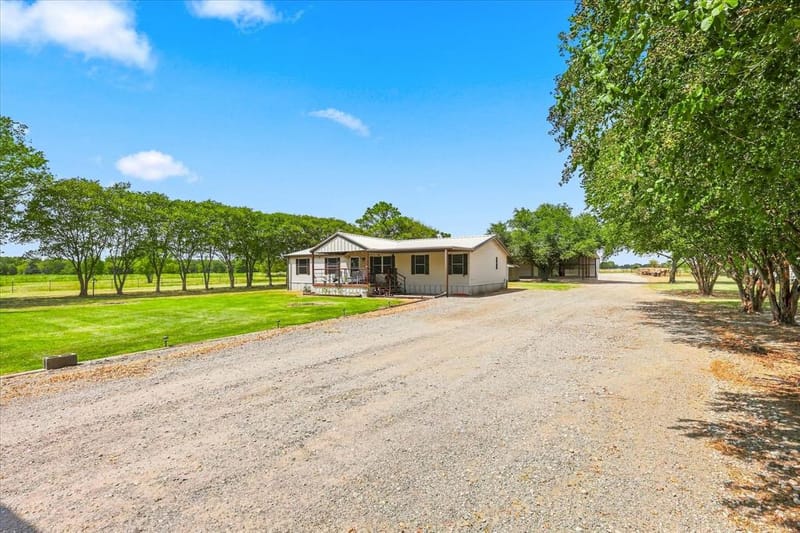 366 Vz County Road 3919, Wills Point TX 75169