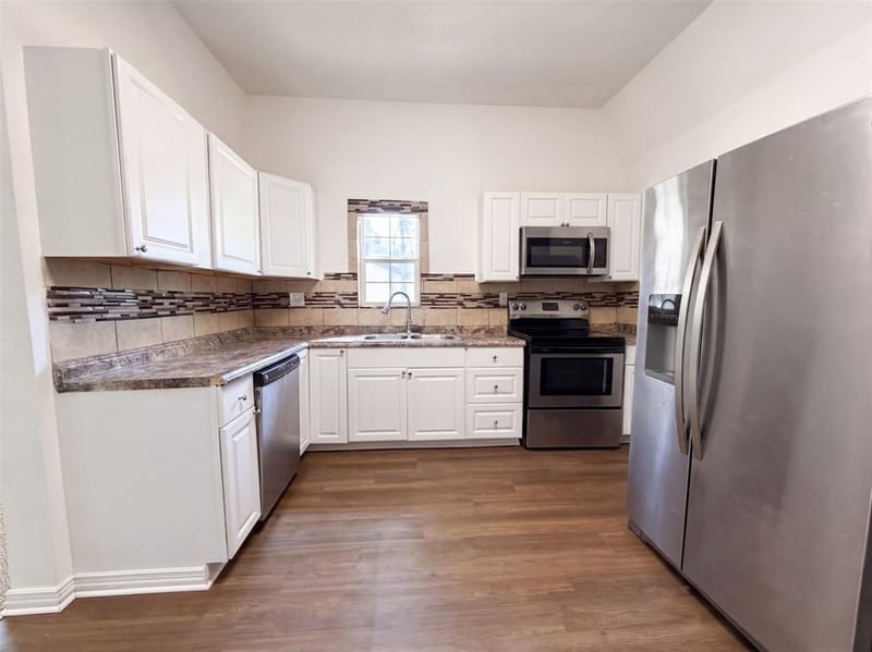 1216 Bessie Street, Fort Worth TX 76104 - Photo 2