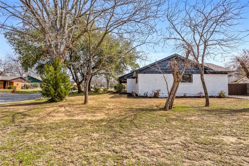 1708 Park Ridge Terrace, Arlington TX 76012 - Photo 7