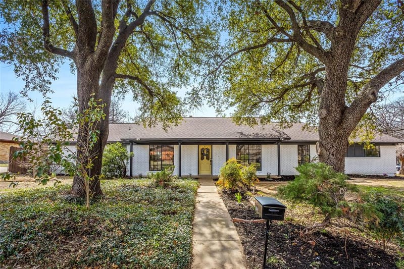 1708 Park Ridge Terrace, Arlington TX 76012