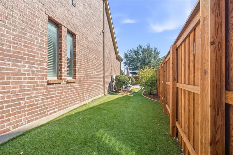 7124 Comal Drive, Irving TX 75039 - Photo 35