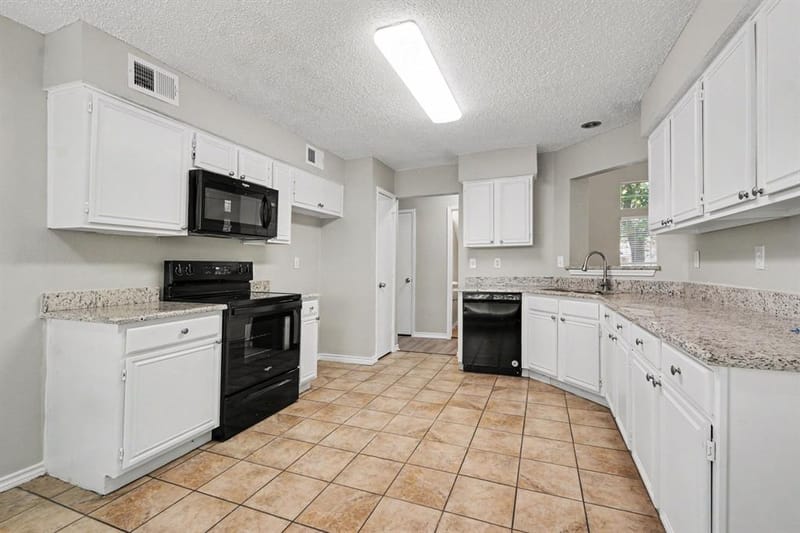 4721 Waterway Drive N, Fort Worth TX 76137 - Photo 6