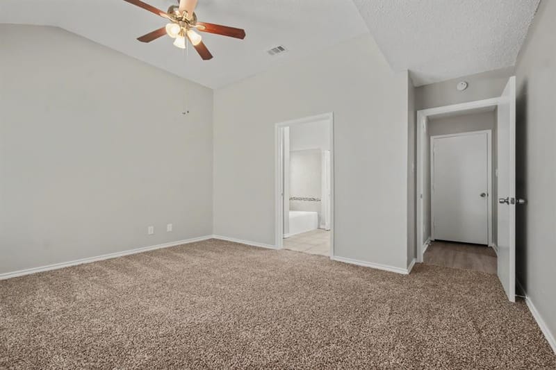 4721 Waterway Drive N, Fort Worth TX 76137 - Photo 10