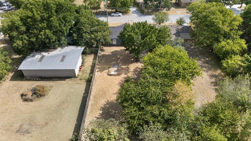 805 Adkins Street, Bowie TX 76230 - Photo 7
