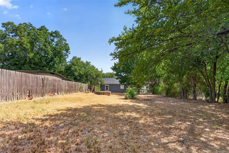 805 Adkins Street, Bowie TX 76230 - Photo 19