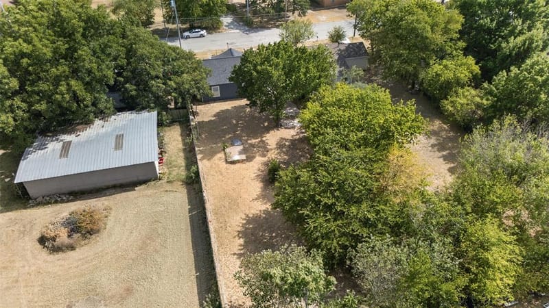 805 Adkins Street, Bowie TX 76230 - Photo 8