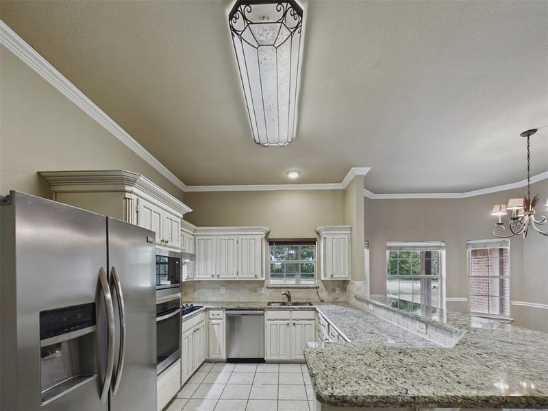 616 W Walcott Street, Pilot Point TX 76258 - Photo 13