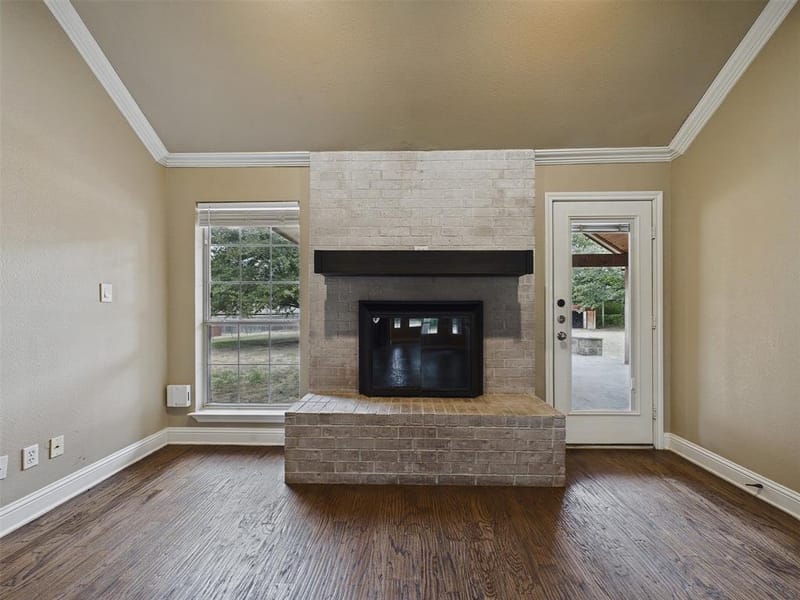 616 W Walcott Street, Pilot Point TX 76258 - Photo 5