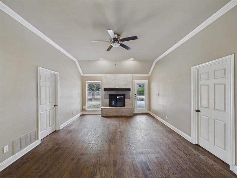 616 W Walcott Street, Pilot Point TX 76258 - Photo 8