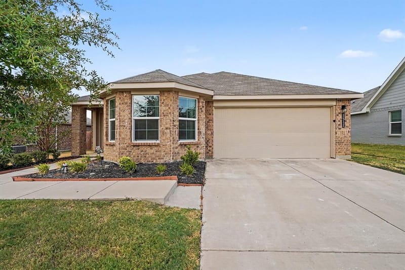 1512 Central Park Drive, Alvarado TX 76009 - Photo 6