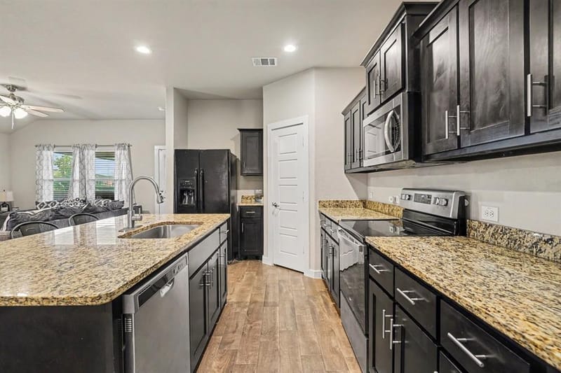 1512 Central Park Drive, Alvarado TX 76009 - Photo 12