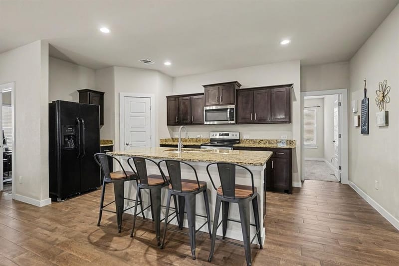 1512 Central Park Drive, Alvarado TX 76009 - Photo 3